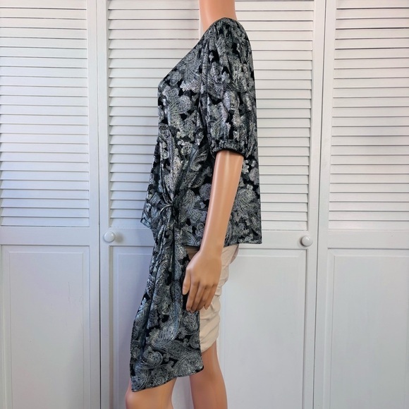 MICHAEL KORS Silver Foil Paisley Wrap V-Neck Shirt Size Large - Picture 3 of 8